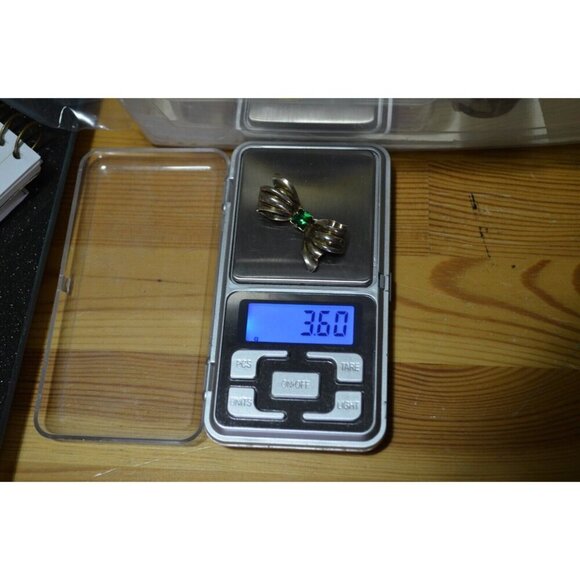 Sterling Silver Bow Brooch w Green Gem Bond Boyd Sterling Stamp 1.5" 3.6g - Picture 10 of 10